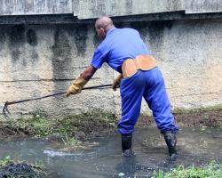 Cleaning of urban ditches, rivers, canals, streams and gullies